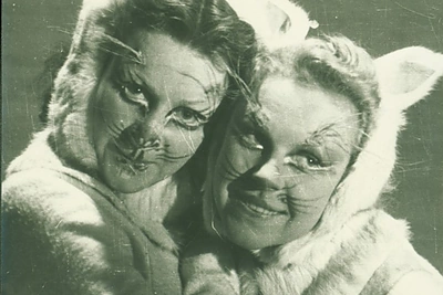 Genė Jasiūnaitė-Beržinienė spektaklyje „Katės namai“ / Teatroteka.lt