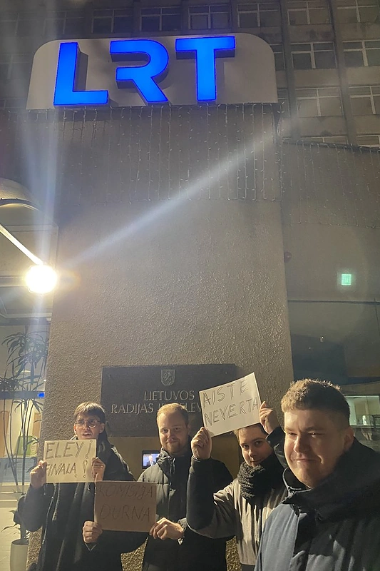 „Eurovizijos“ gerbėjų protestas prie LRT / Asmeninio archyvo nuotr.