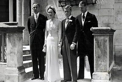 Wallis buvo 41-i, kai ištekėjo už keleriais metais vyresnio Eduardo VIII. Jiems suteikti Vindzoro hercogo ir hercogienės titulai, tačiau karališkoji šeima vestuves ignoravo / Getty nuotrauka