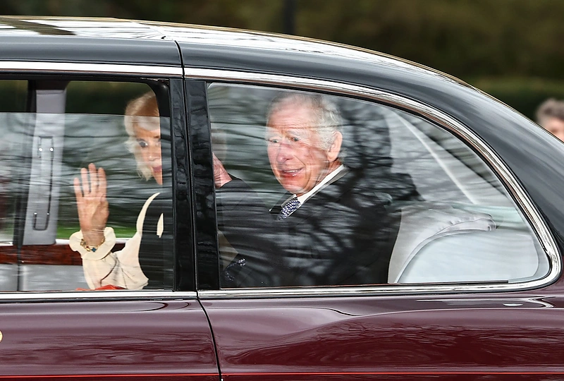 Charlesas III ir pasirodė viešumoje po žinios vėžį / AFP/„Scanpix“ nuotr.