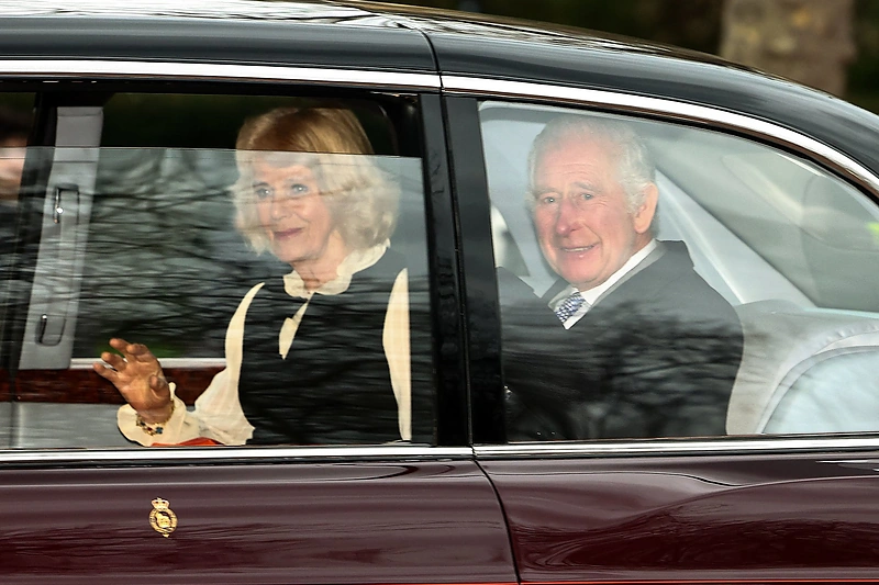 Charlesas III ir pasirodė viešumoje po žinios vėžį / AFP/„Scanpix“ nuotr.