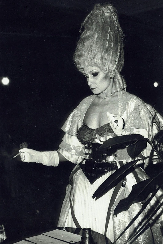 Aldona Janušauskaitė – Ponia de Montrėj. Yukio Mishima, „Markizė de Sad“, rež. Jonas Vaitkus, 1992 / Gintaro Zinkevičiaus nuotr.