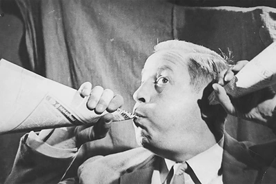 Dingusio spektaklio paslaptis: pristatomas A.Stonytės filmo „Mamutų medžioklė“ anonsas ir plakatas