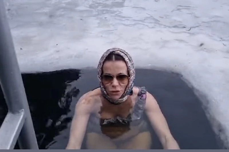 Aistė Pilvelytė eketėje / Stop kadras