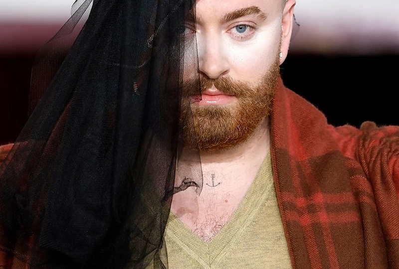 Samas Smithas mados namų Vivienne Westwood pristatyme