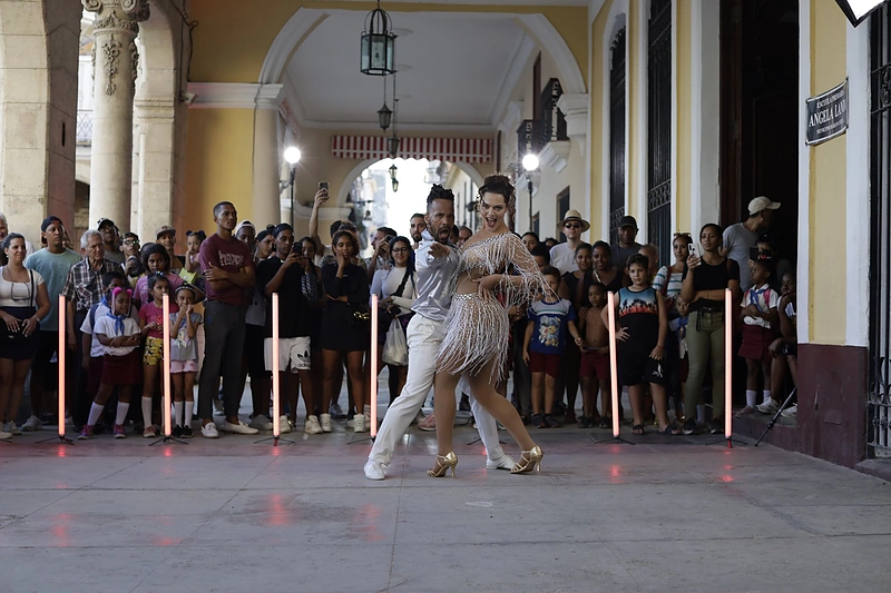 Ugnė Zavistauskaitė su šokių partneriu Alfredo / TV3 nuotr.