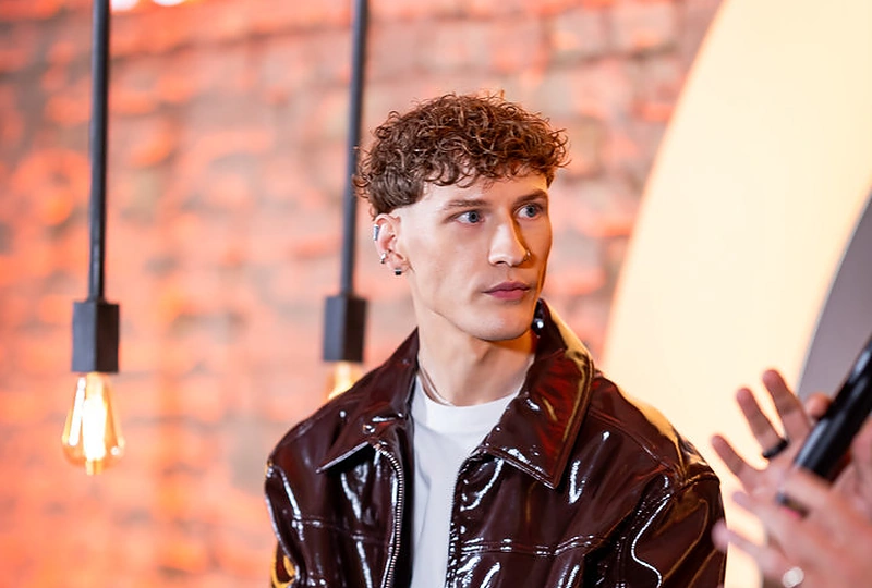 „Perklausos“ su Silvester Belt