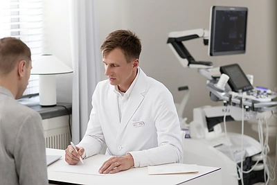 Gydytojo konsultacija / „AUM Wellness Clinic“ nuotr.