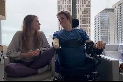 Lorenas Schauersas su savo mylimąja / AFP/„Scanpix“ nuotr.