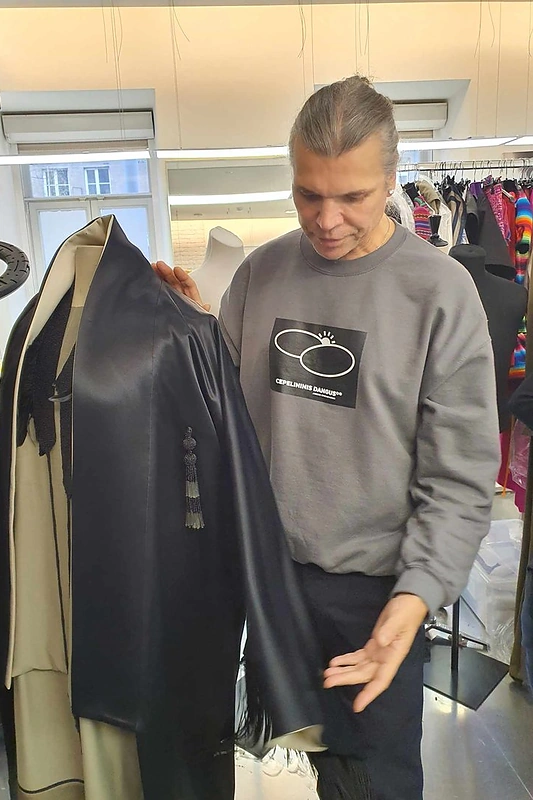 Juozas Statkevičius savo ateljė / LNDT nuotr.