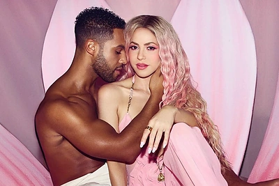 Shakira: šalia – jaunas mylimasis, naujame albume – dainos apie seksą, G tašką ir naujus santykius