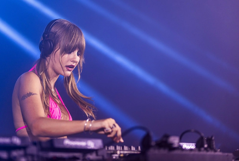 „Måneskin“ narės Victorios pasirodymas „Lofte“ / Irmanto Gelūno / BNS nuotr.