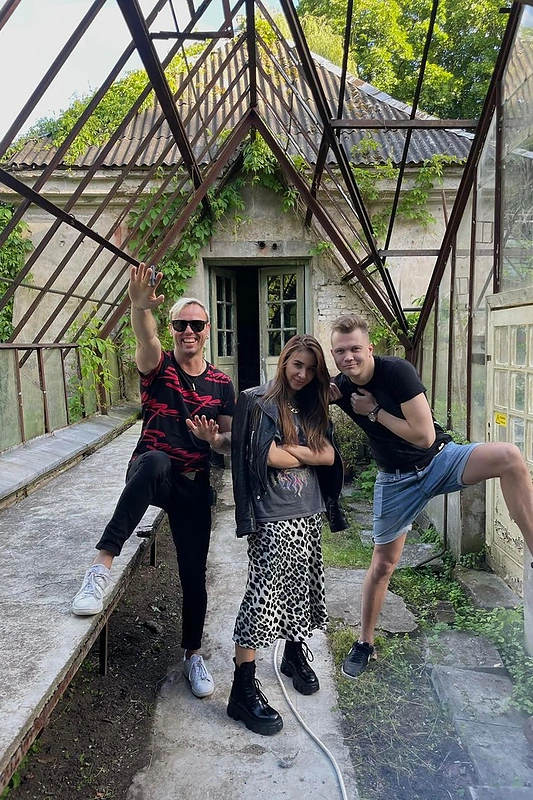 Grupė „Midnight Gents“ ir Milita Daikerytė / Socialinių tinklų nuotr.