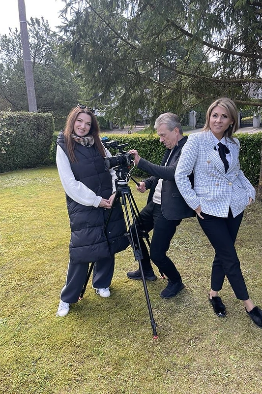 Mimai Rita ir Marius Sekmokai ir laidos „Pasaulis pagal moteris“ vedėja / TV3 nuotr.