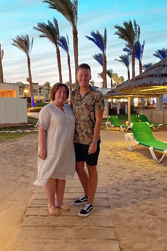 Rimvydas Širvinskas-Makalius su mama / Asmeninio archyvo nuotr.