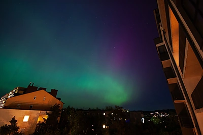 Lietuvos danguje – ryški šiaurės pašvaistė: degė pusė dangaus skliauto