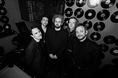 Grupė „Abudu“ pristato naują klipą ir albumą: „Jame daug pykčio ir skausmo“