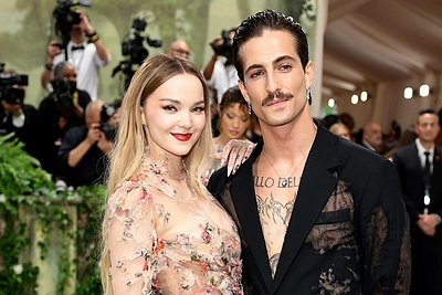 Pora – tarsi iš kino ekrano: „Måneskin“ lyderis D.Davidas rado laimę šalia amerikiečių aktorės