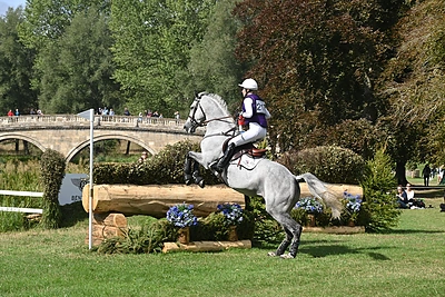 Didžiojoje Britanijoje – šokas dėl 37 metų raitelės mirties: nelaimė įvyko varžybų metu