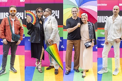 Britų ambasados sodelyje atidarytas „Pride“ mėnuo: ant vaivorykštės kilimo – bučiniai ir garsūs veidai