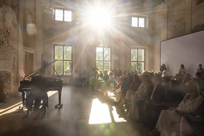 „WoW University“ diplomų teikimo šventė Sapiegų rūmuose / Irmanto Gelūno / BNS nuotr.