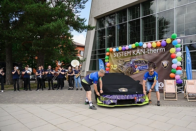 Birštone – prabangaus automobilio pristatymas su žinomais žmonėmis / Loretos Kondratės nuotr.