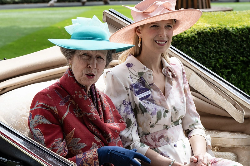 Princesė Anne (kairėje) ir Lady Gabrielle Kingston / Vida Press nuotr.