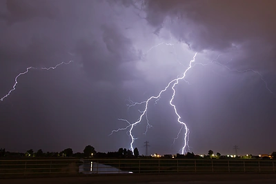 Meteorologai perspėja: šiose Lietuvos vietose griaudės pavojingos perkūnijos