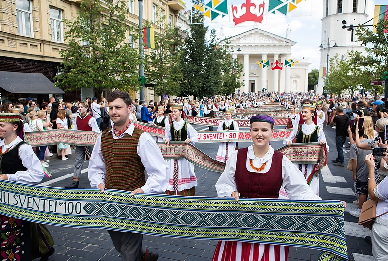 Dainų šventės eitynės / Roberto Riabovo / BNS nuotr.