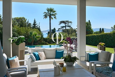 Prabangi vila San Tropeze / Residences-immobilier nuotr.