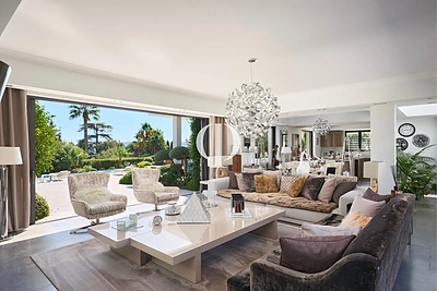 Prabangi vila San Tropeze / Residences-immobilier nuotr.