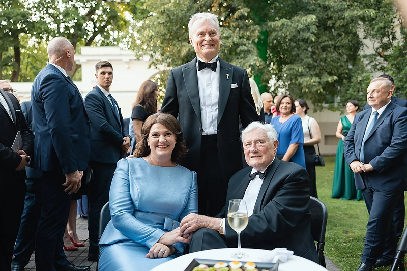 Valdas Adamkus, Gitanas Nausėda ir Diana Nausėdienė / Lietuvos respublikos prezidento kanceliarijos nuotr.