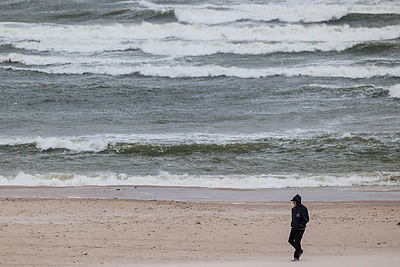 Įspėja dėl sekmadienio: numatomi itin galingi vėjo gūsiai – štai, kur bus pavojingiausia