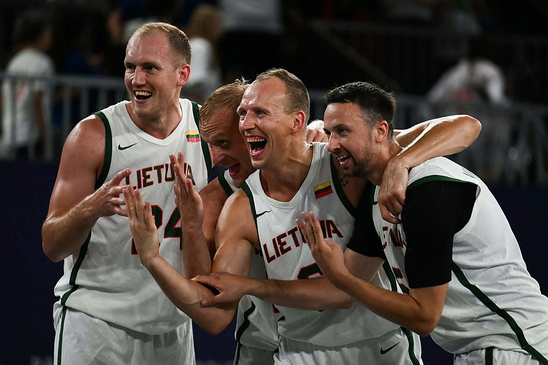 Lietuvos krepšinio 3x3 rinktinė įveikė ketvirtfinalio barjerą. Aurelijus Pukelis, Evaldas Džiaugys, Gintautas Matulis ir Šarūnas Vingelis (dešinėje). / „Scanpix“ nuotr.