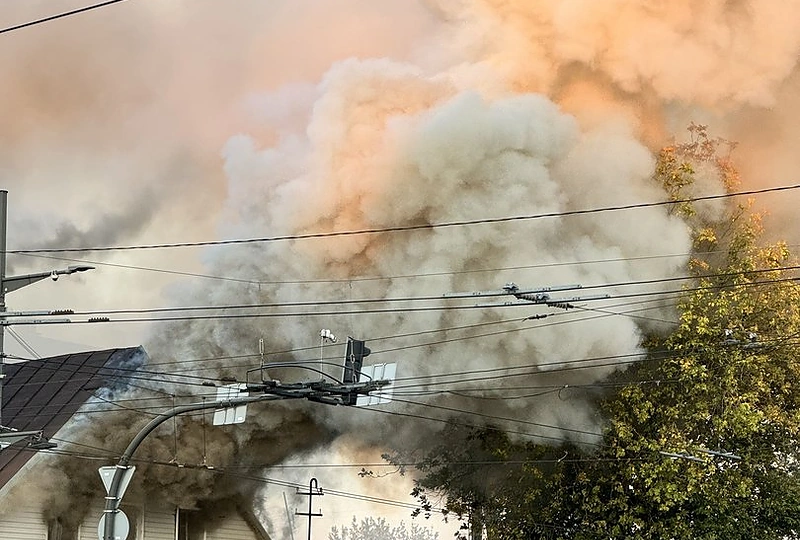 Gaisras Kaune, Savanororių pr. ir K.Petrausko g. sankryžoje / 15min nuotr.