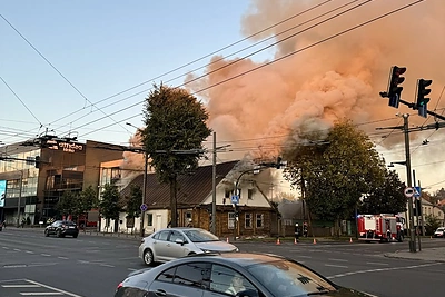 Gaisras Kaune, Savanororių pr. ir K.Petrausko g. sankryžoje / 15min nuotr.