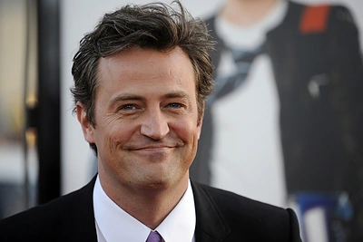 Sulaikyti 5 asmenys, siejami su „Draugų“ žvaigždės M.Perry mirtimi: atskleistas nusikaltėlių tinklas