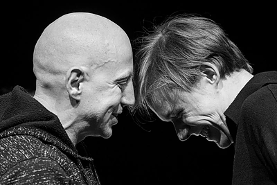 Marius Repšys ir Šarūnas Rapolas Meliešius. Repetuojant Roger Vitraco „Viktoras, arba vaikai valdžioje“, rež. Gintaras Varnnas, Lietuvos nacionalinis dramos teatras, 2024 / Dmitrijaus Matvejevo nuotr.