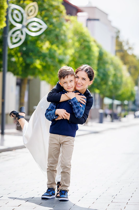 Irūna Puzaraitė su sūnum / Eriko Ovčarenko / BNS nuotr.