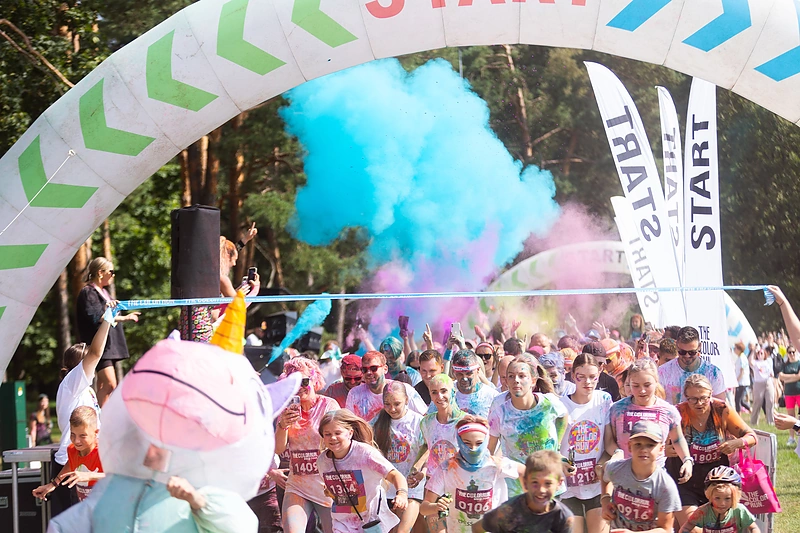 „The Color Run“ bėgimas Vingio parke / Roberto Riabovo / BNS nuotr.