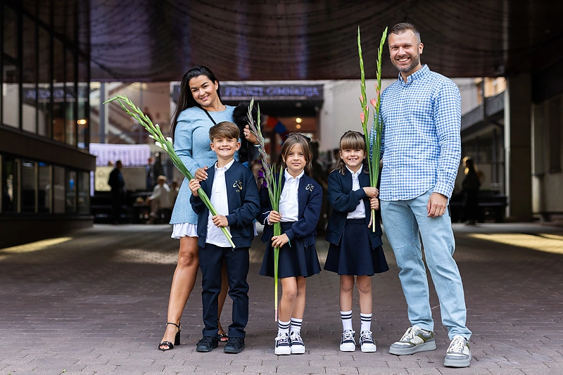 Simona Lipnė su šeima / Roberto Riabovo / BNS nuotr.