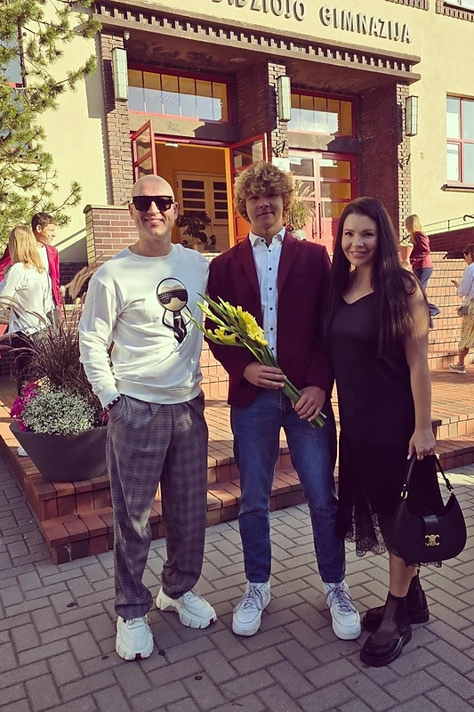 Algirdas ir Milisandra Radzevičiai su sūnumi / Asmeninio albumo nuotr.