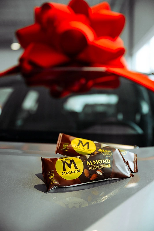 Pirkęs „Magnum“ ledus, vieviškis laimėjo naują automobilį / UAB „Unilever Lietuva distribucija“ nuotr.