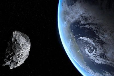 Artėja naujai atrastas banginio dydžio asteroidas: pirmadienį praskries itin arti Žemės