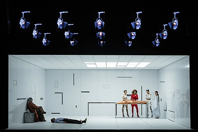 „Šis spektaklis yra techninis monstras“ – kūrėjai su meile apie „Sugrįžimą“