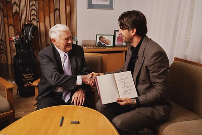 Valdas Adamkus ir projekto „Tall&Taller Golf“ nariai / Tomo Juškevičiaus nuotr.