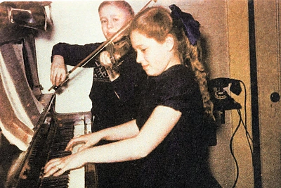 Namų muzikavimas su seserimi dvyne Giedre / Asmeninio albumo nuotrauka