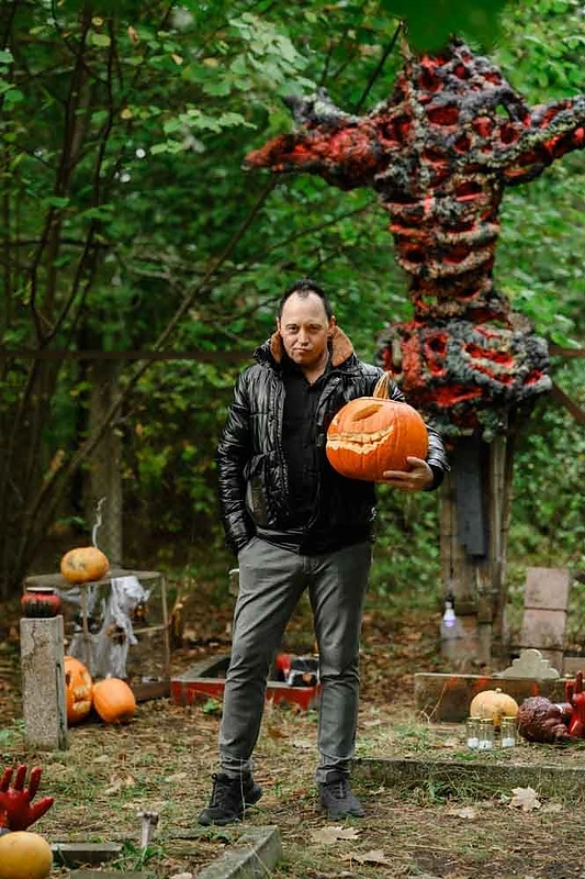 Žinomi žmonės apsilankė Helovino parke Kaujo rajone / Loretos Kondratės nuotr.