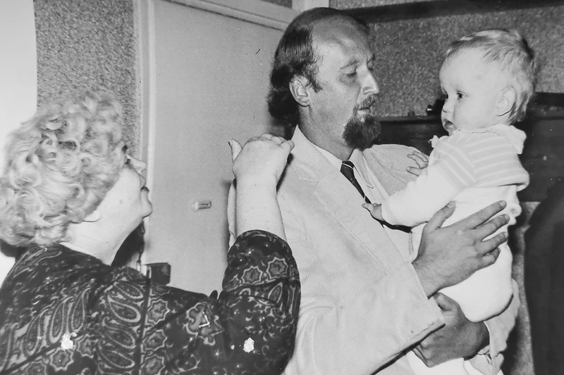 Sūnėnas Antanas – režisieriaus krikšto sūnus. Šalia – mama gydytoja odontologė, medicinos mokslų daktarė Ona Padegimienė / Asmeninio albumo nuotrauka