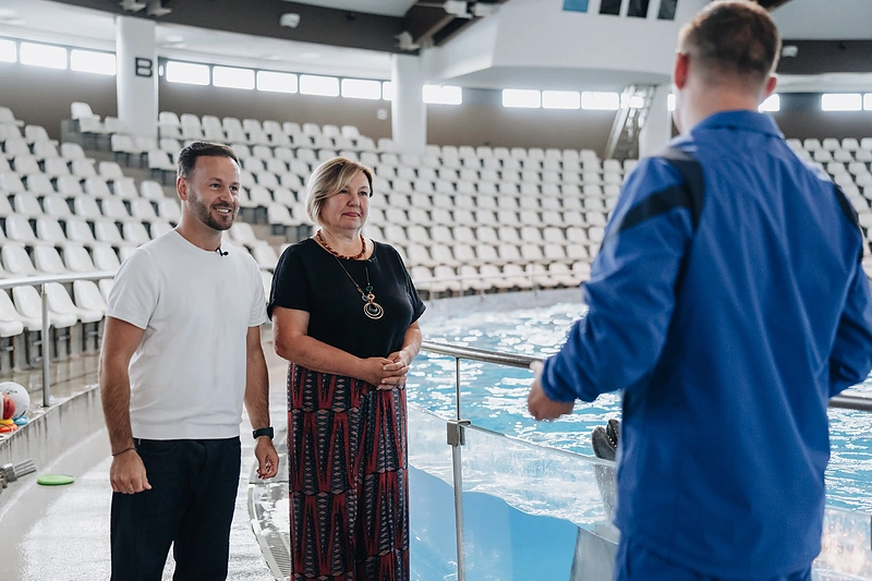 Pirmą kartą su delfinais susipažinusi Ilona / Evaldo Rudžio nuotr.